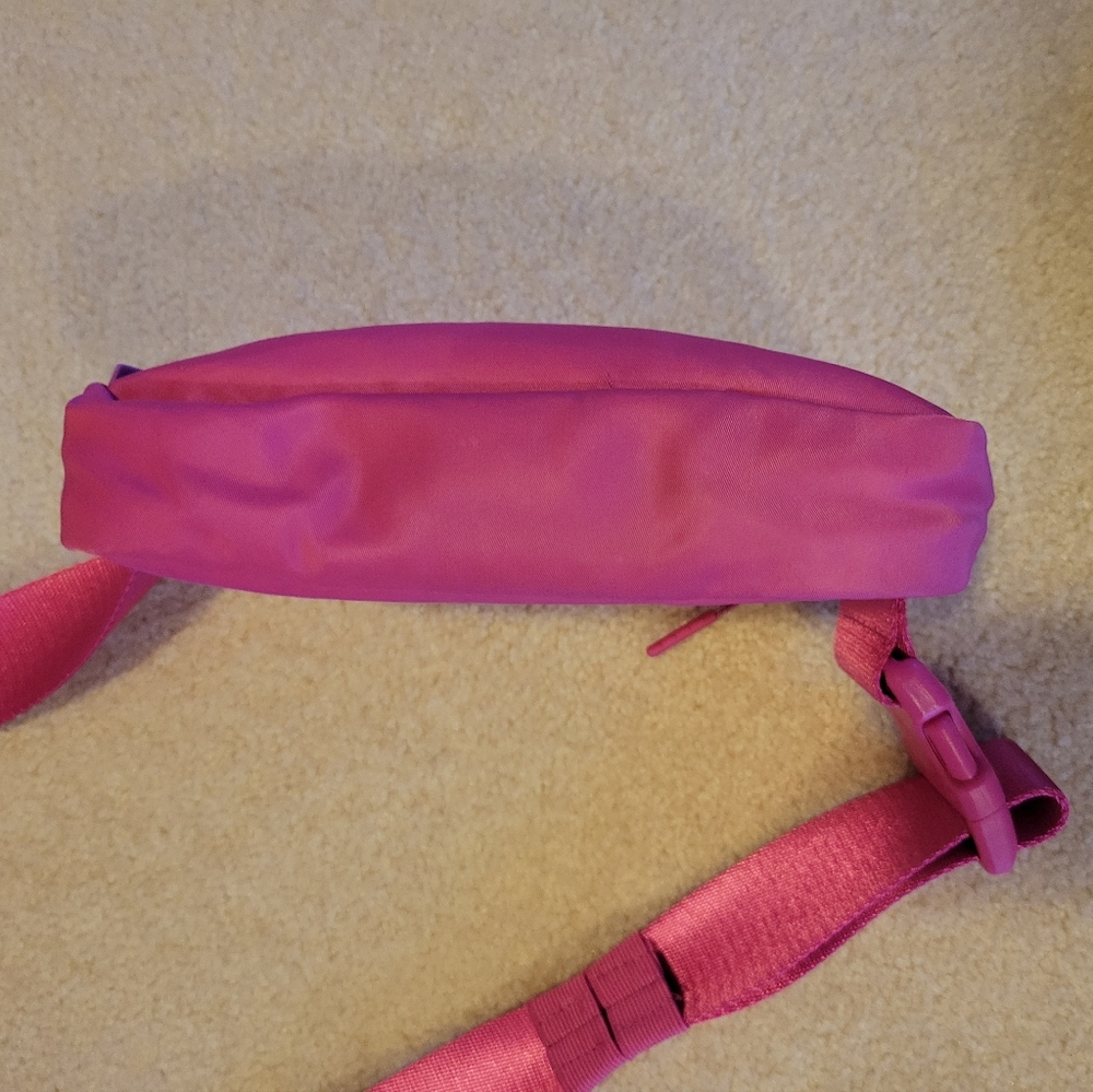 Lululemon Everywhere Belt Bag with Long Strap 1L Sonic Pink Crossbody Travel - Picture 10 of 14